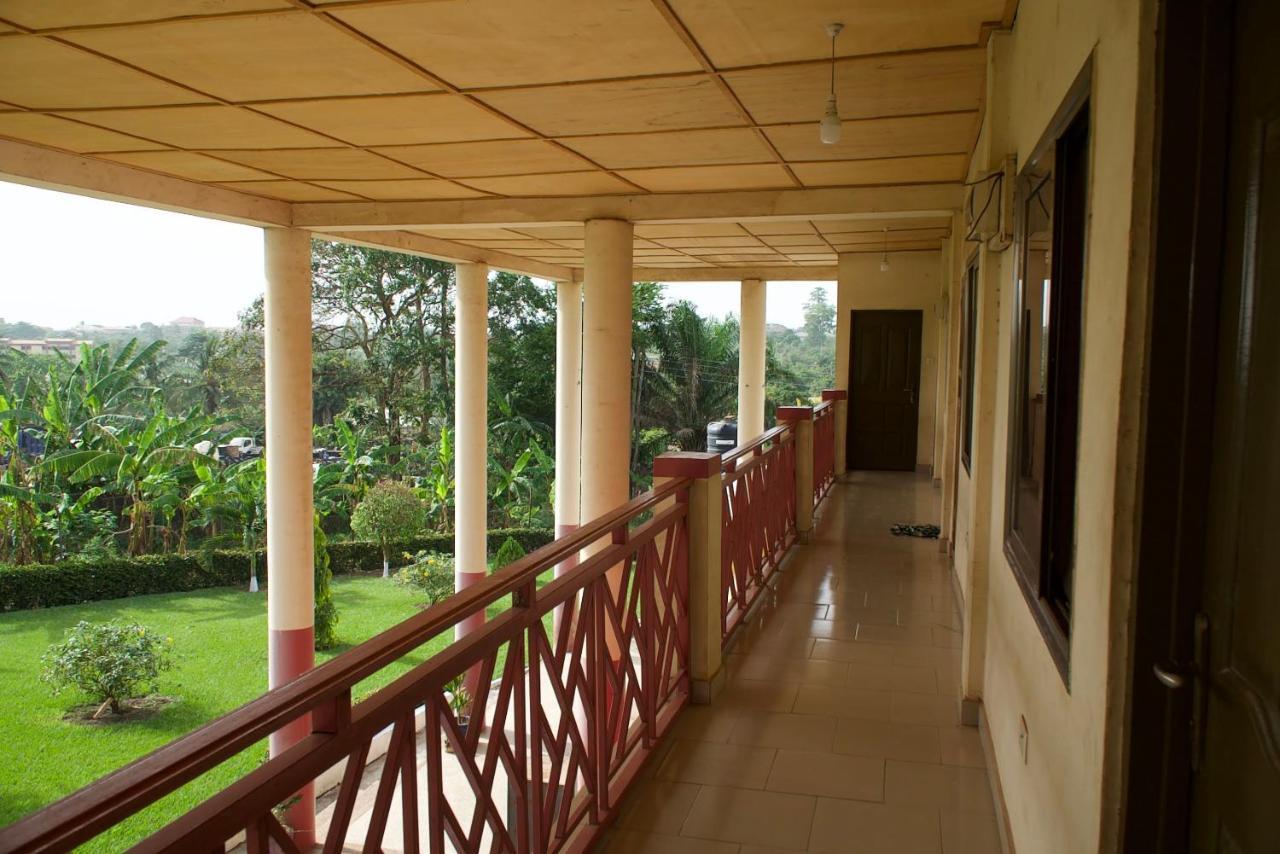 Sign Of Silence Hostel Kumasi Exterior photo